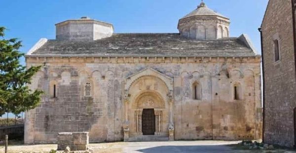 Il Gargano, Siponto: ebrei teologi e commercianti, armeni teologi e architetti